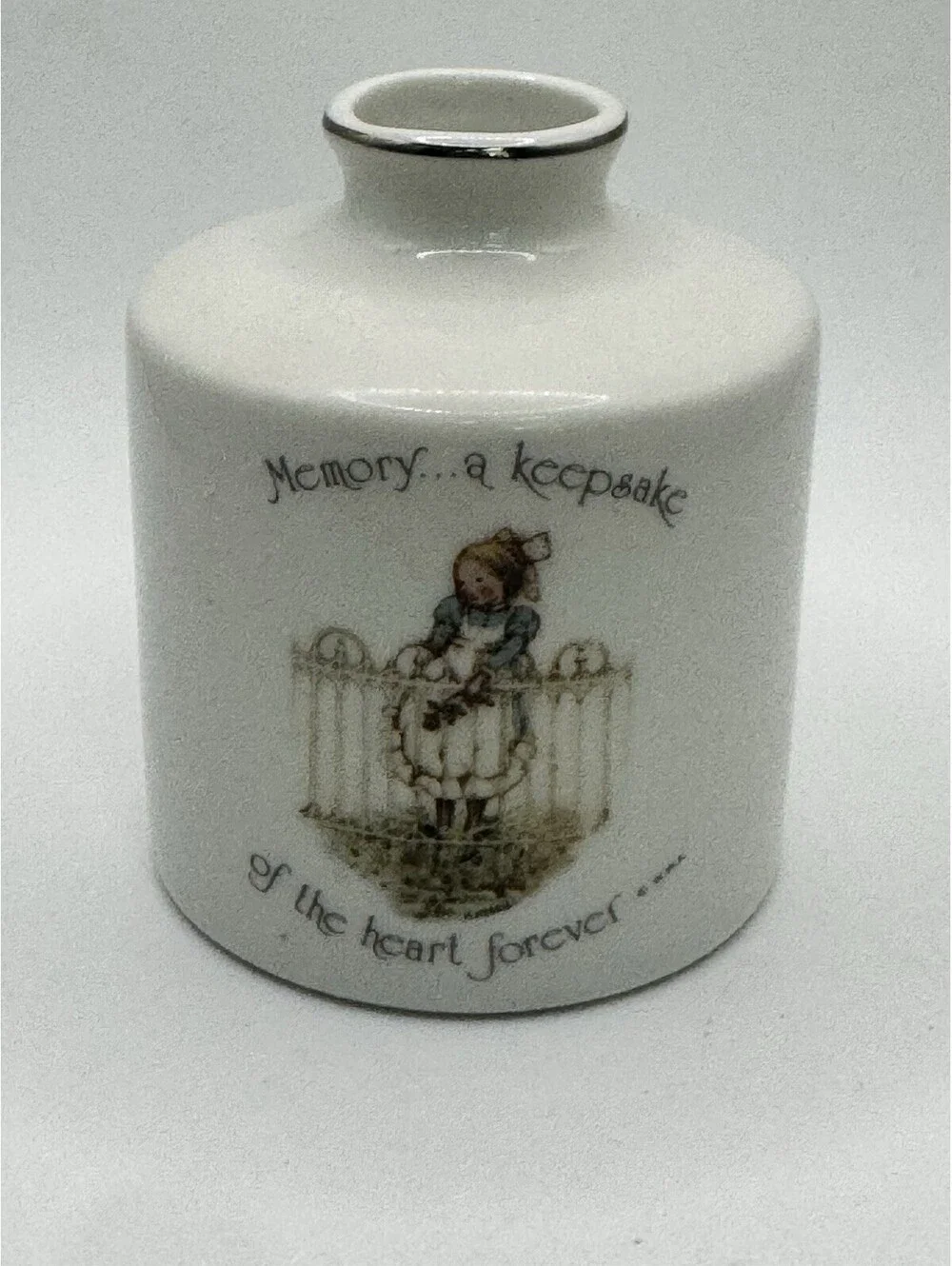 Holly Hobbie Vase, Memory A Keepsake Of The Heart Forever, 1974 , W.W.A. Inc